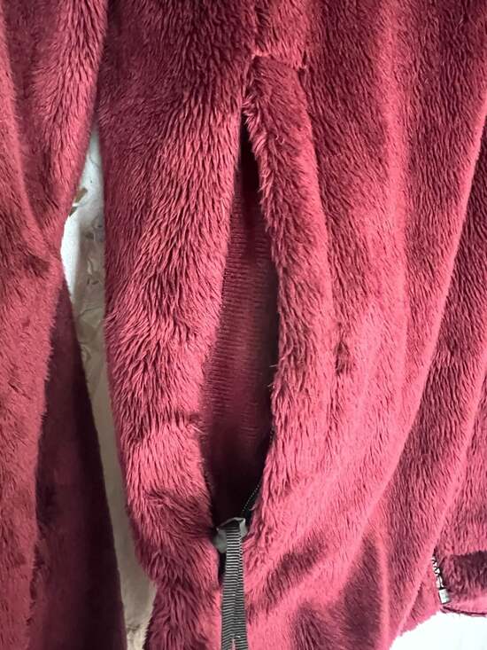 The North Face Women's Osito Full Zip Fleece Jacket in Cordovan - Picture 4 of 11